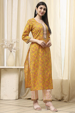 Yellow Cotton Screen Print Unstitched Suit Set image number 6