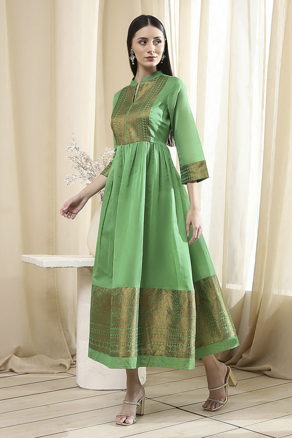 Green Yarn-Dyed Flared Kurta image number 2