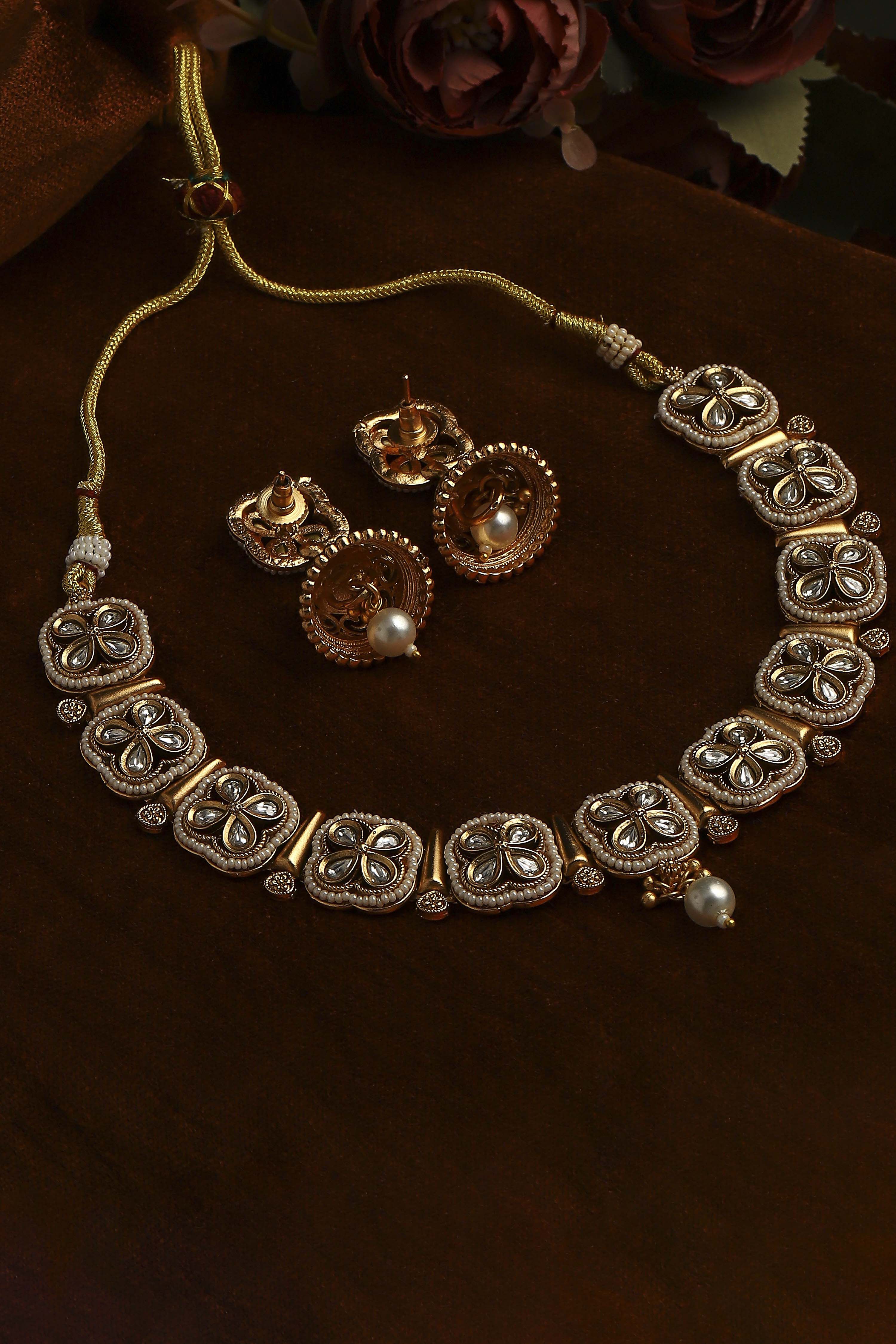 White Alloy Necklace Set image number 2