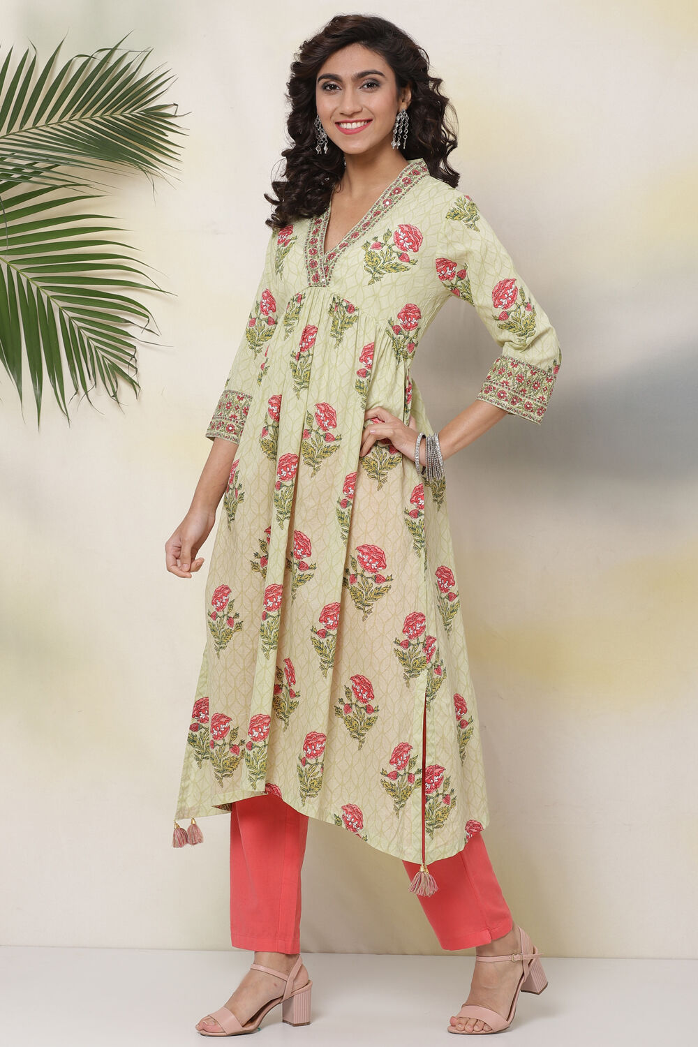 Green Cotton Flared Printed Kurta image number 2