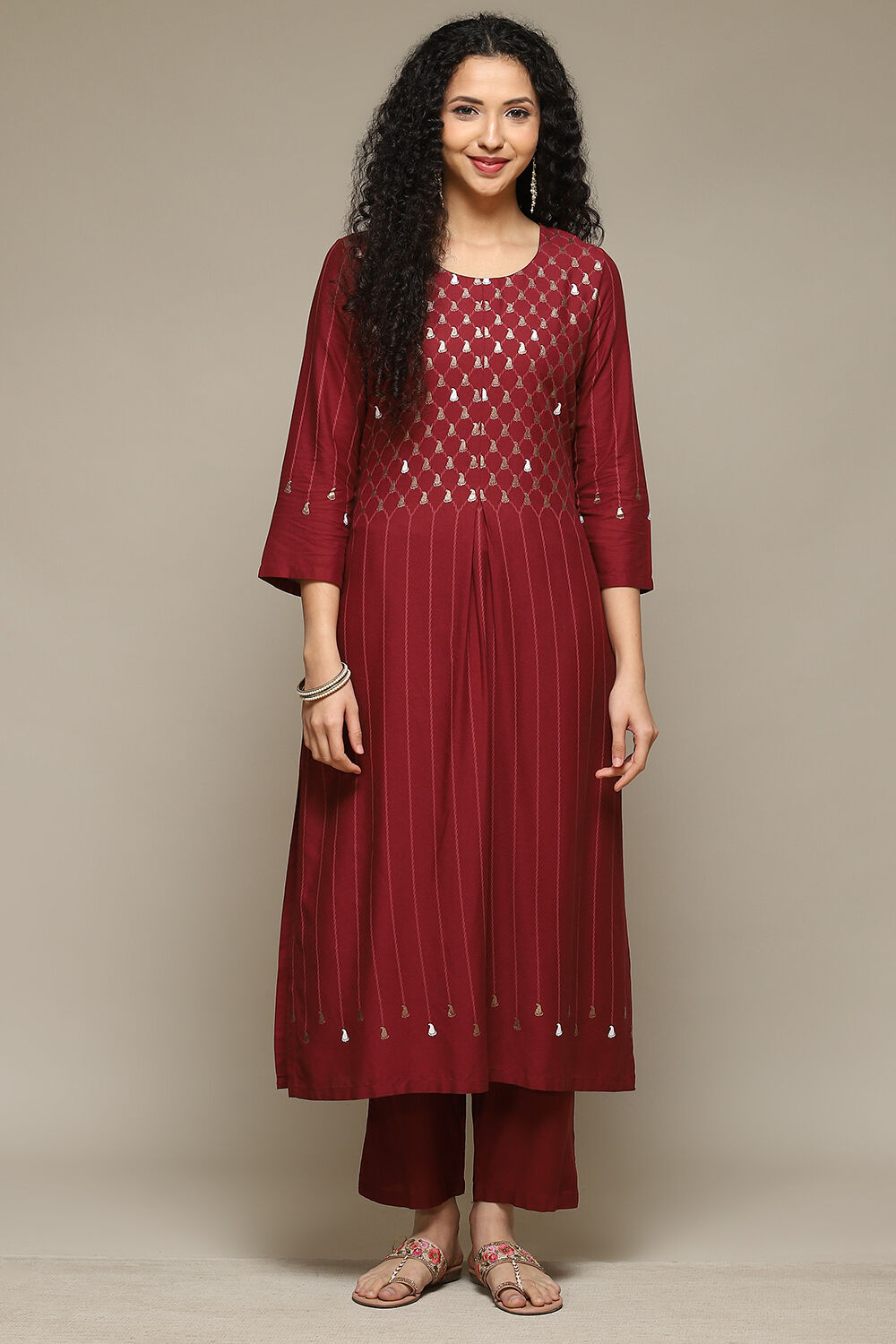 Fuschia Rayon Straight Kurta Pant Suit Set image number 6