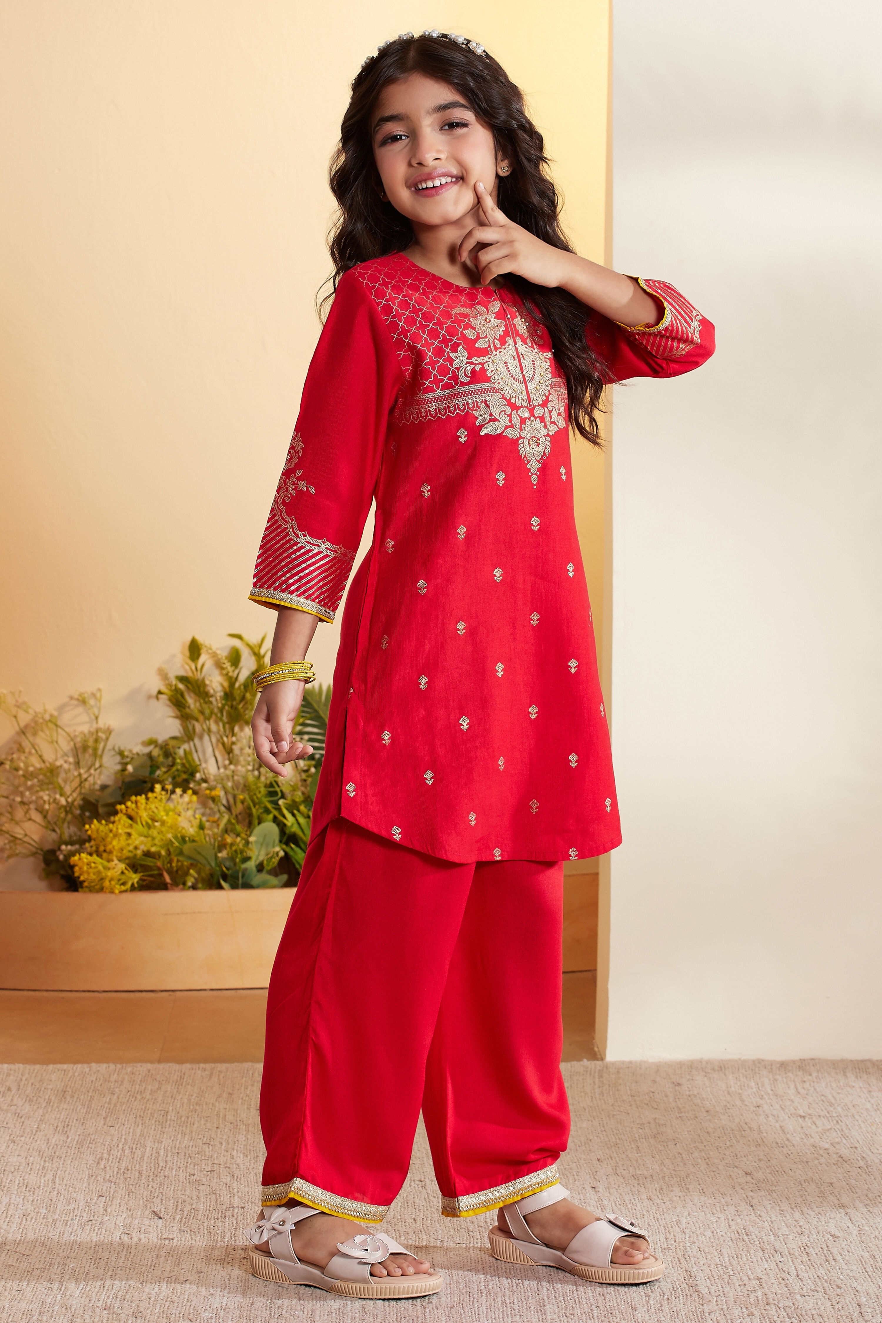 Red Ethnic Motif Printed Straight Kurta Set image number 4