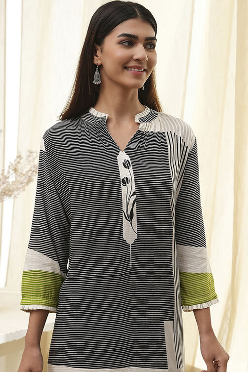 Black and Off-White Straight Printed Kurta Set image number 1