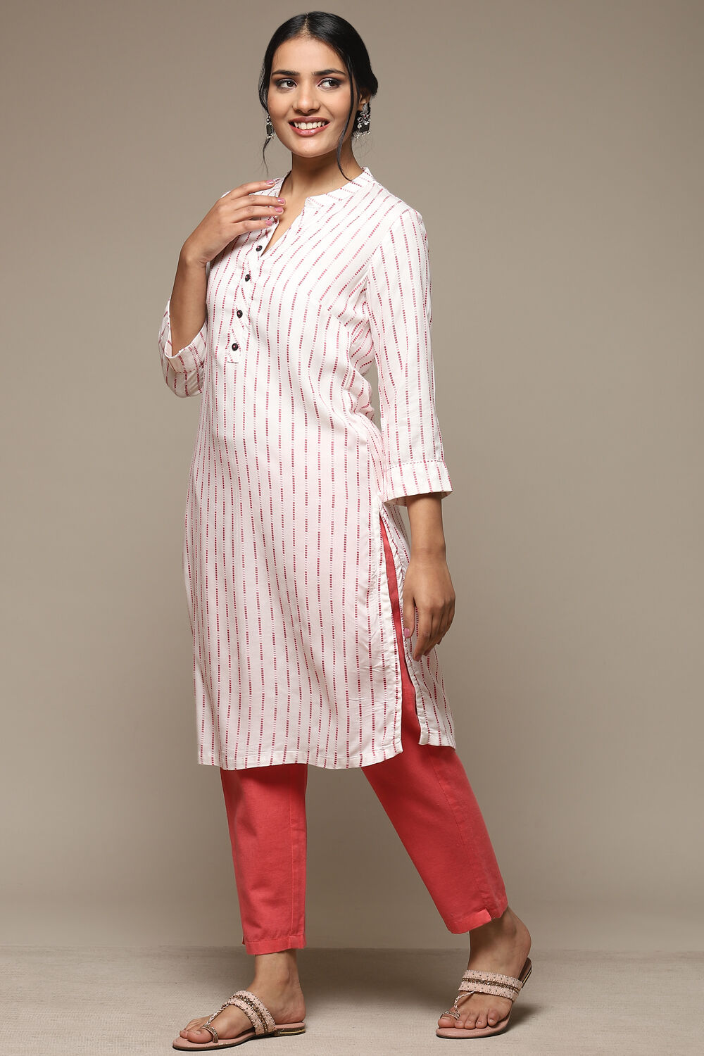 Off White Pink LIVA Straight Yarndyed Kurta image number 2