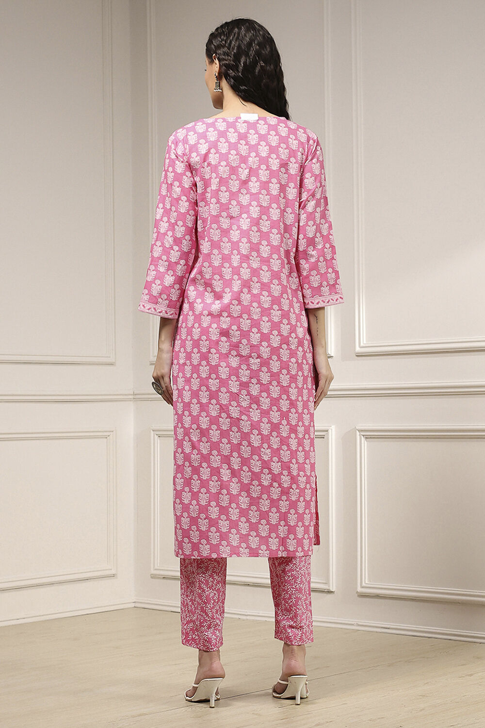 Pink Cotton Screen Print Unstitched Suit Set image number 5