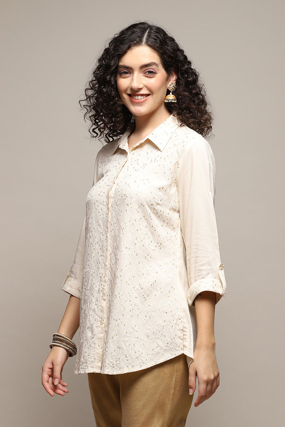 Off White LIVA Straight Solid Embroidered Top image number 2