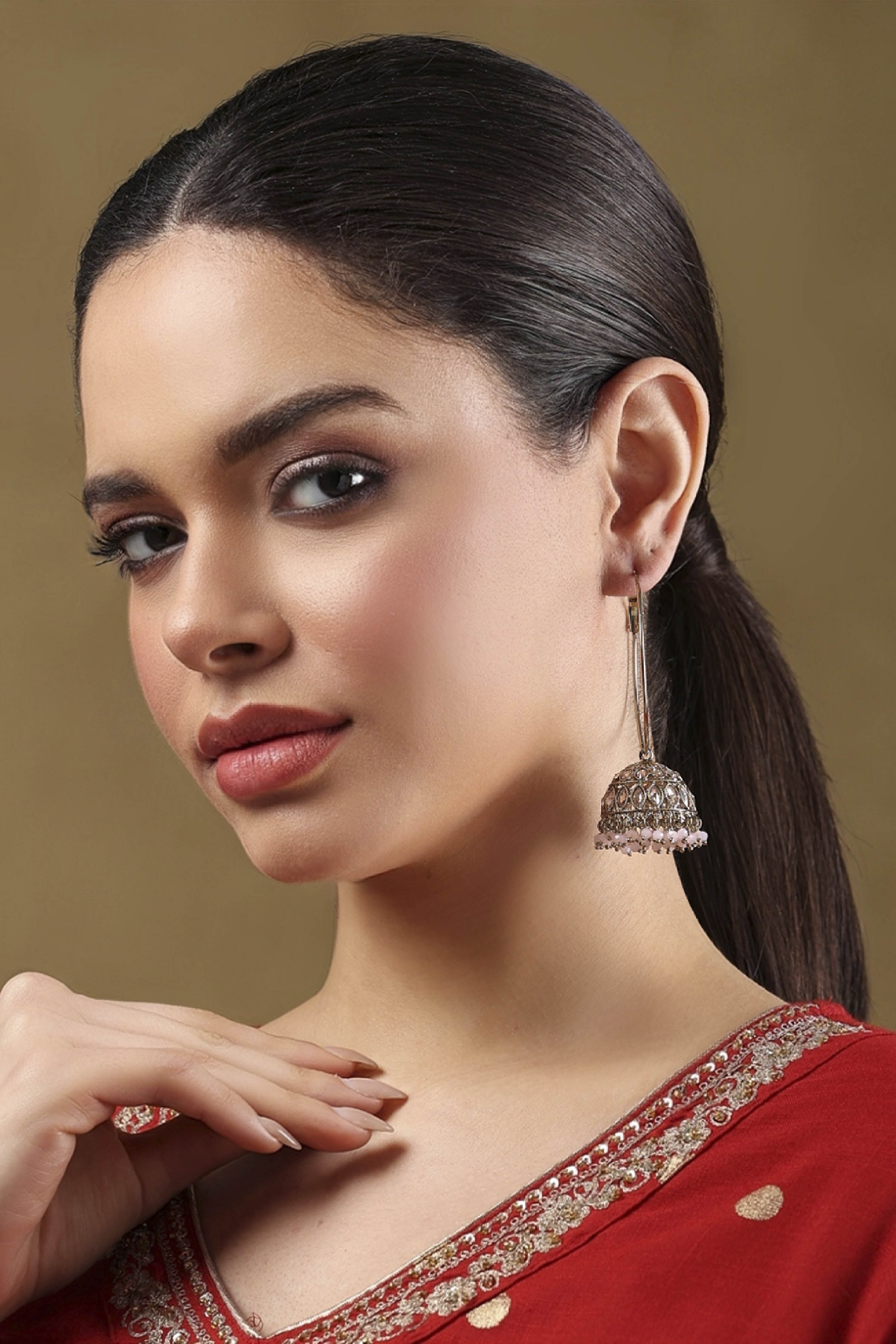 Light Pink Pearl Earrings image number 3