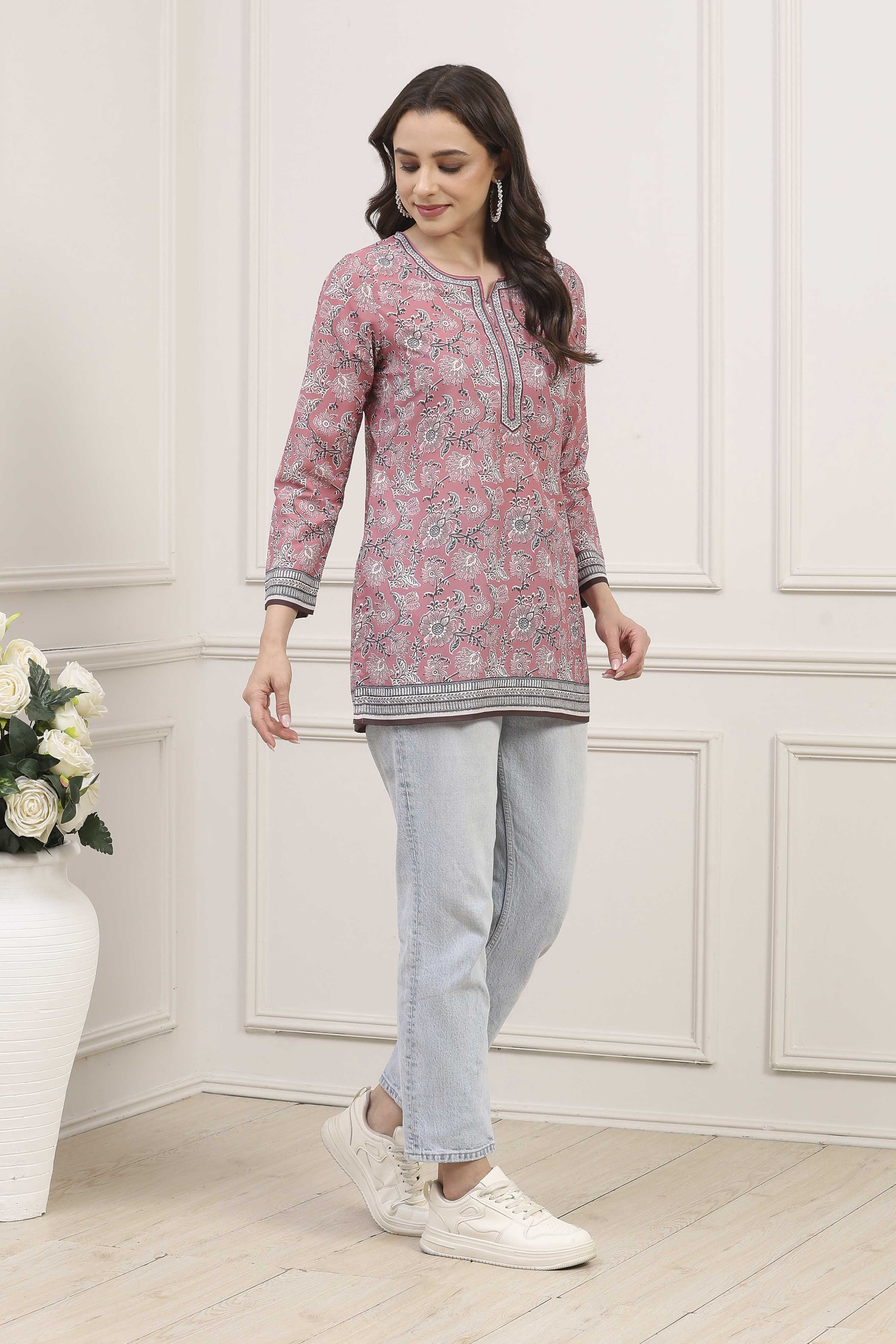 Rose Pink Polyester Straight Printed Kurti image number 4