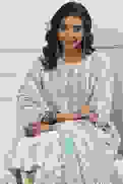 Cream-Colored Cotton Printed Straight Suit Set image number 7