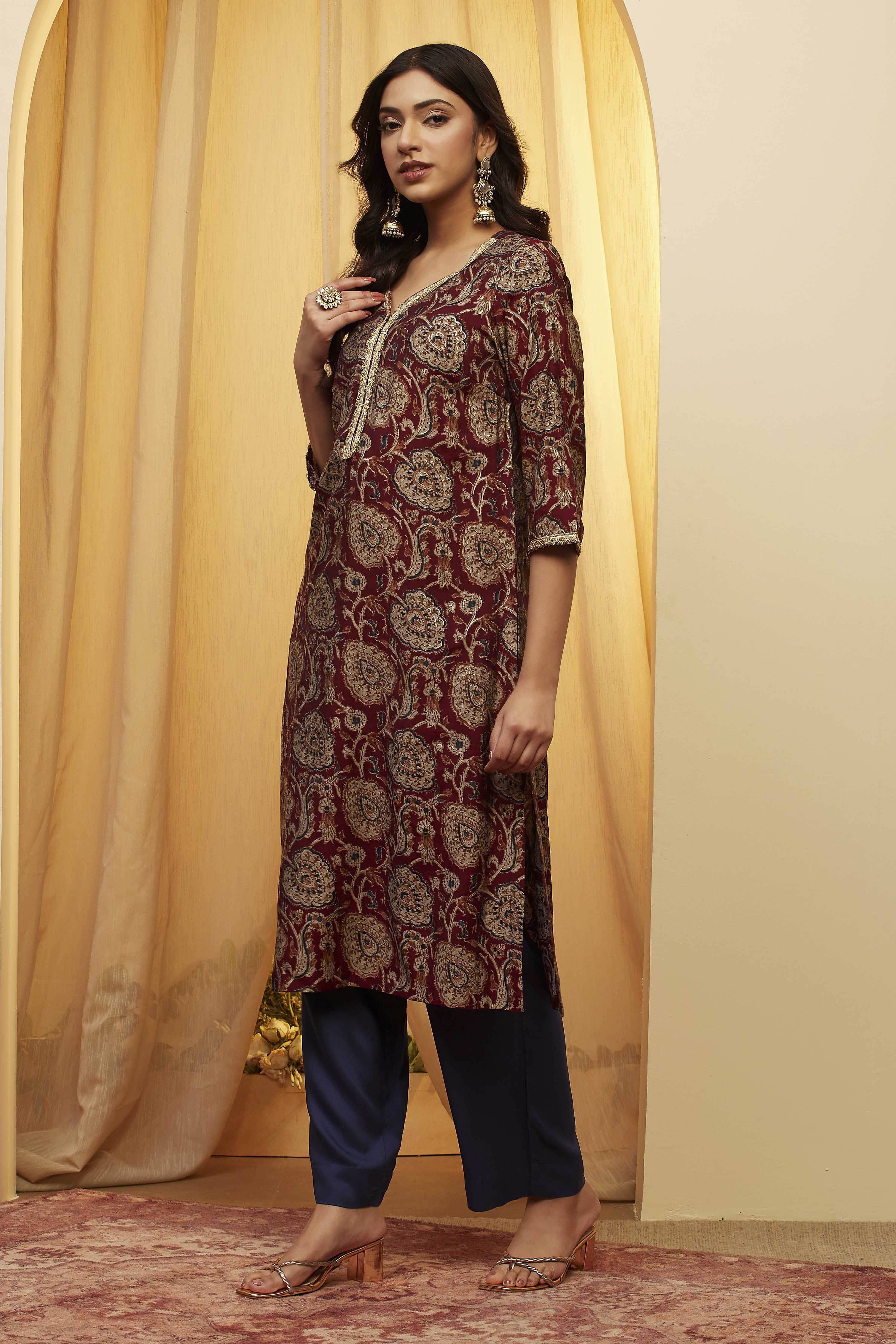 Maroon Polyester Straight Kurta image number 2