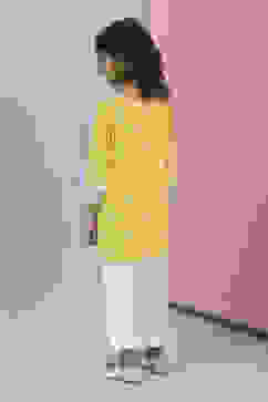 Yellow and White Cotton Printed Kurta Set image number 4