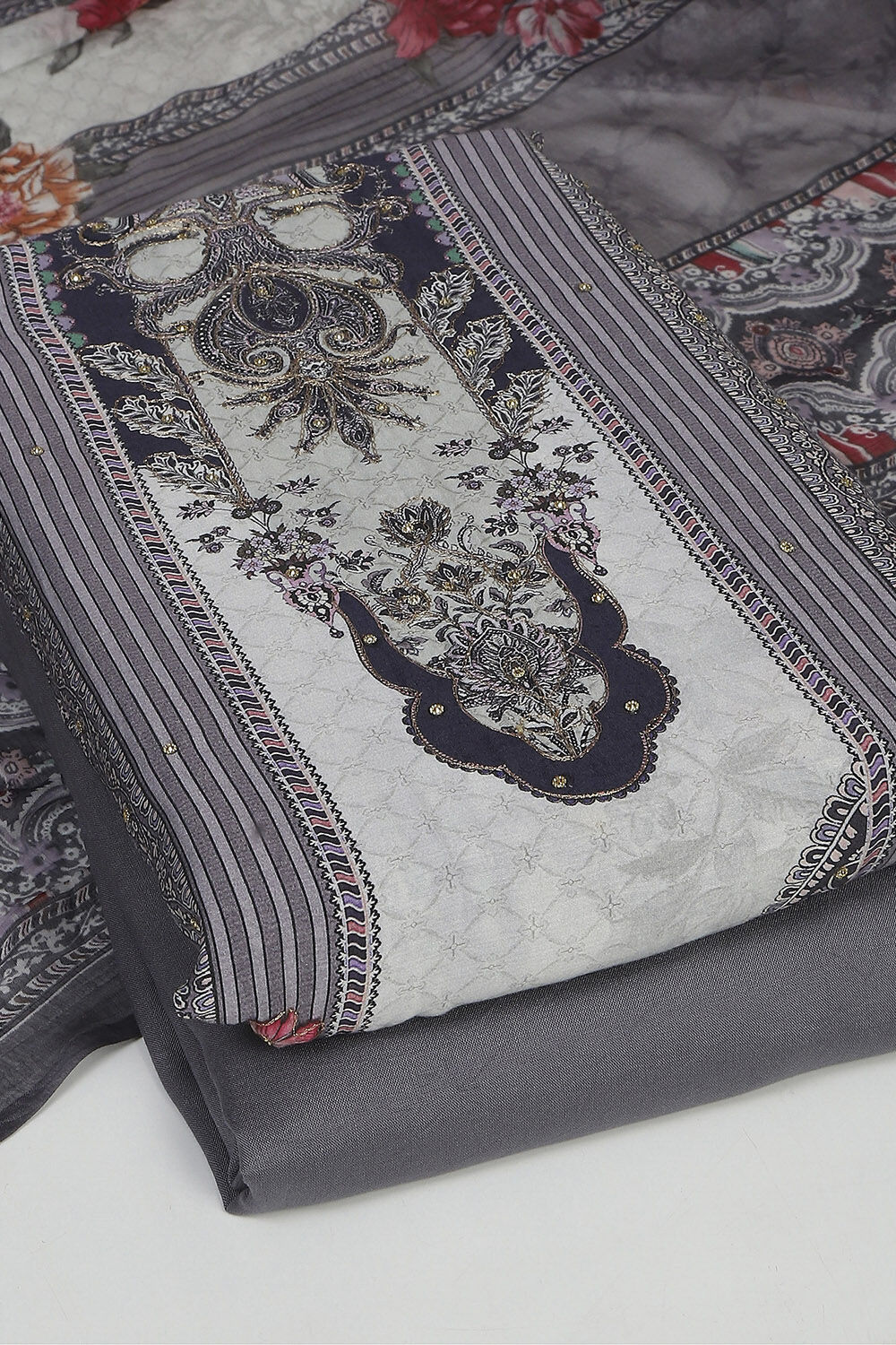 Grey Muslin Unstitched Suit Set image number 5