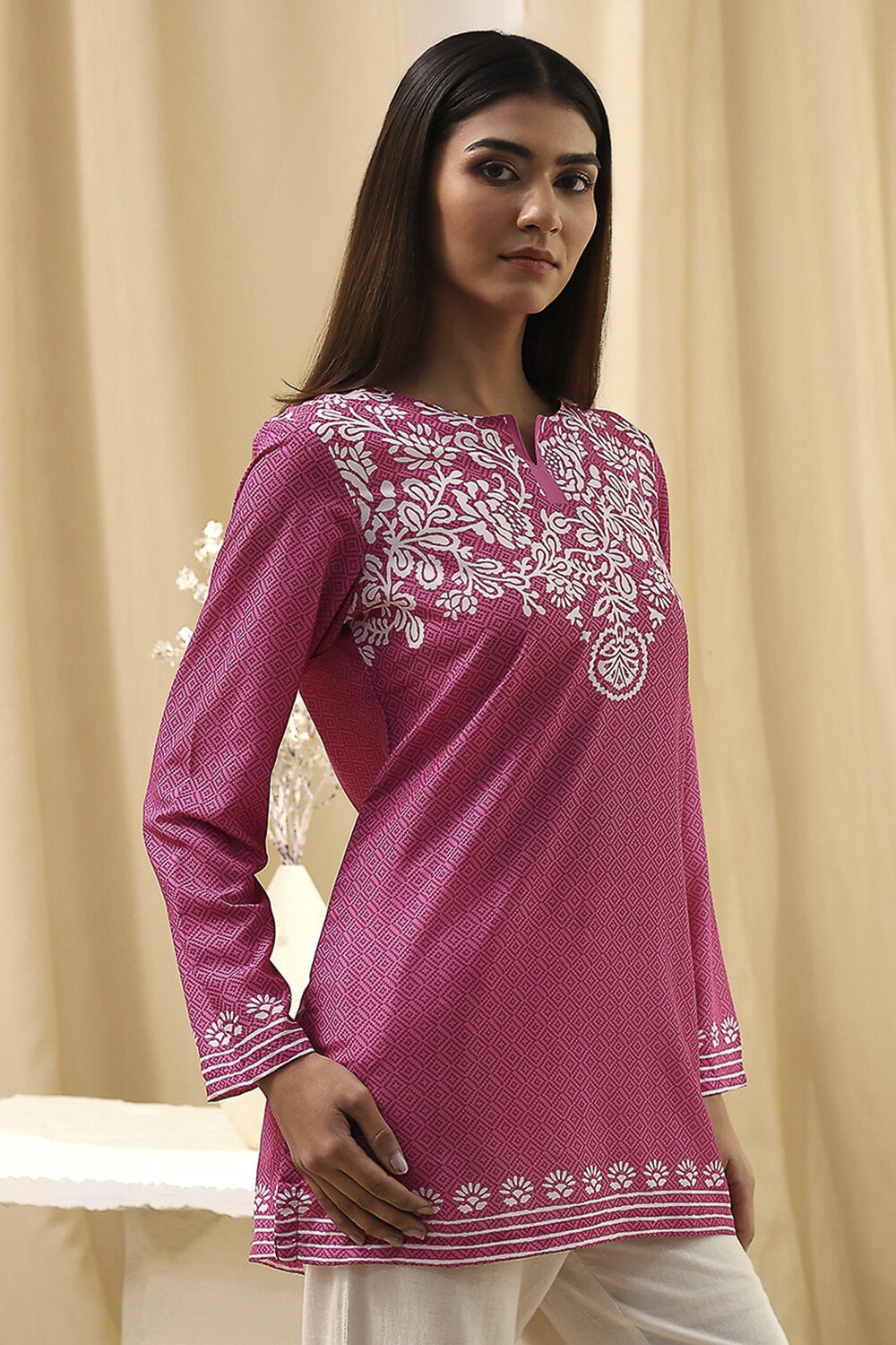 Pink Printed Straight Short Kurta image number 4