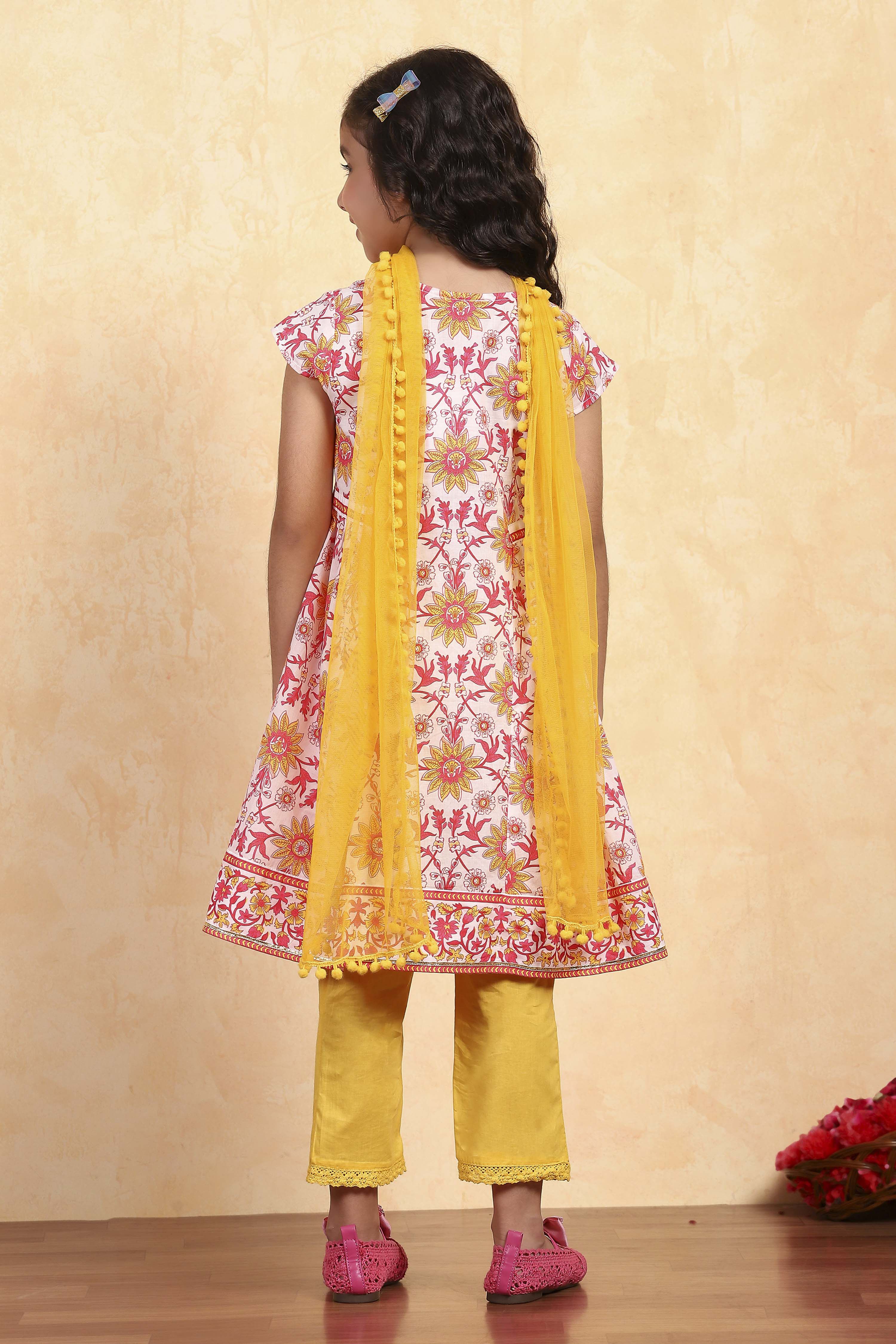 White Cotton Flared Printed Suit Set image number 4