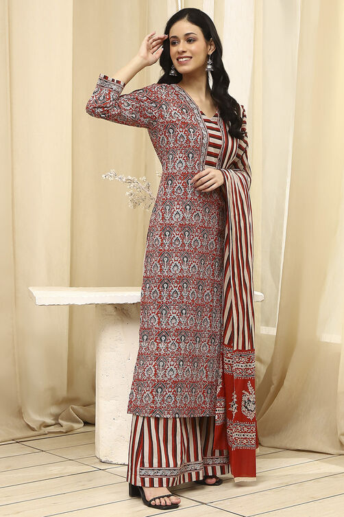 Green Cotton Floral Printed Unstitched Suit Set image number 5