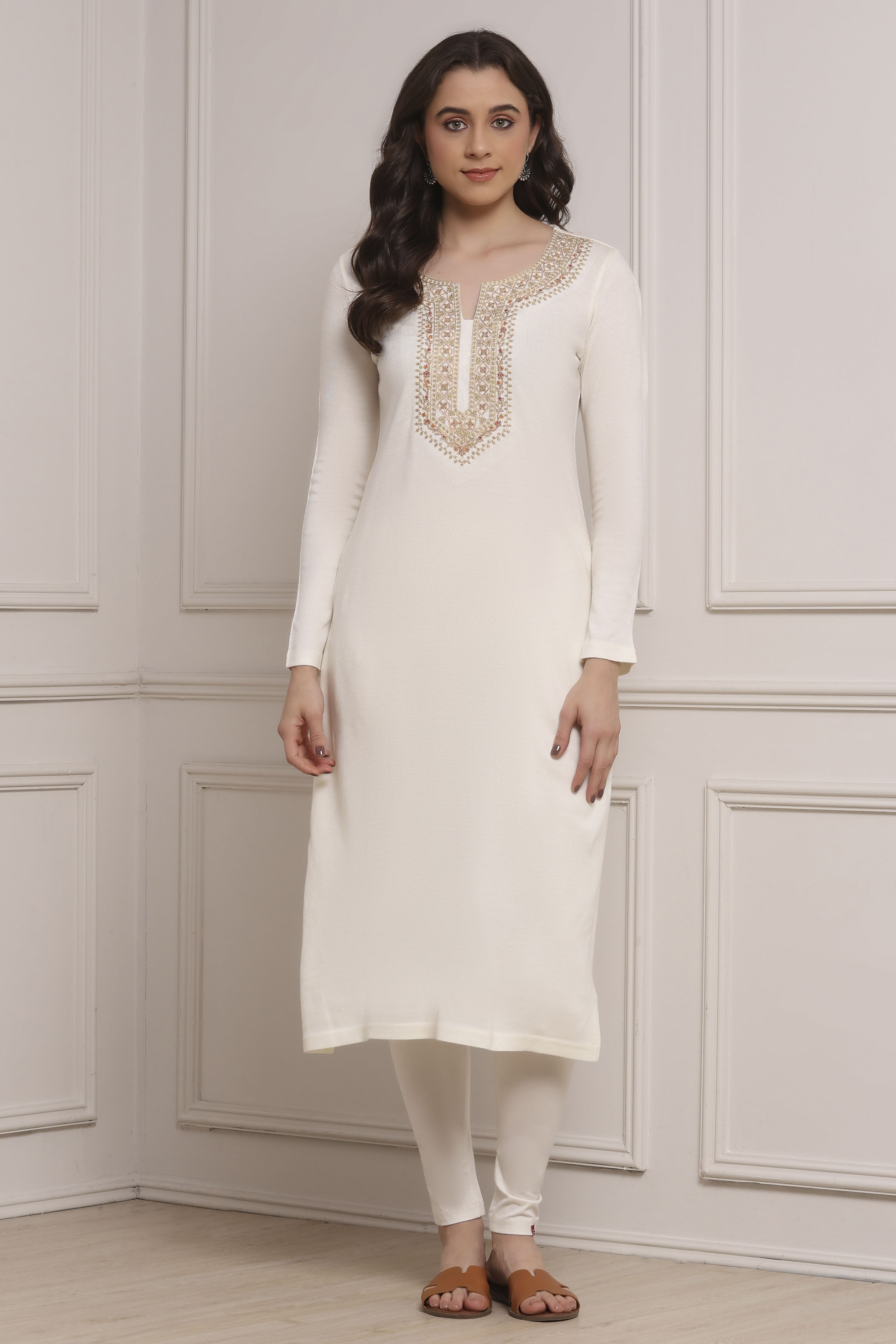 Black Acrylic Solid Straight Winter Kurta image number 5