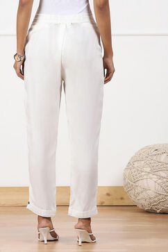 Off White Viscose Slim Solid Pants image number 5