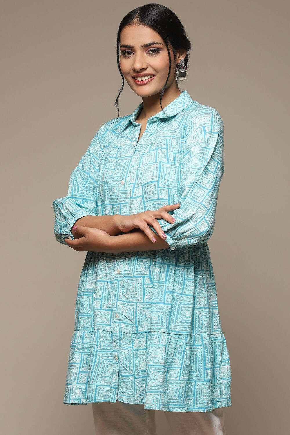 Red LIVA Printed Shirt image number 2