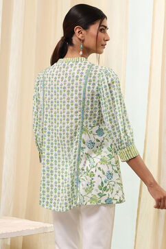 Green and White Pleated Short Kurta image number 3