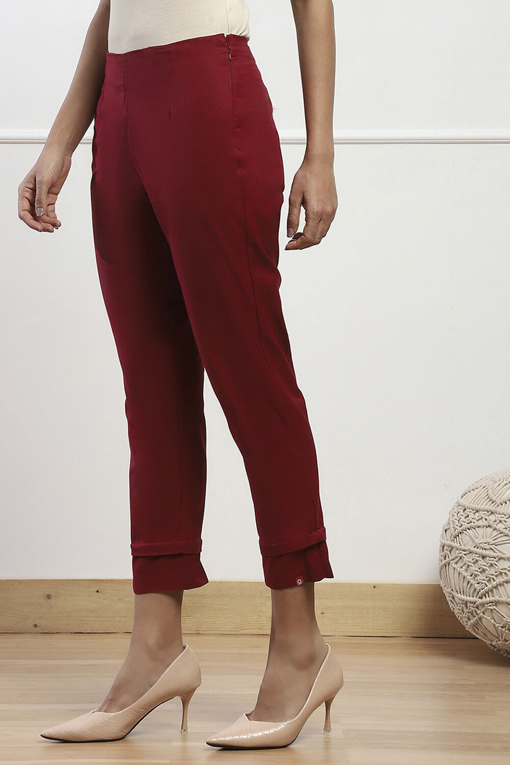 Towny Port Cotton Blend Solid Pants image number 2