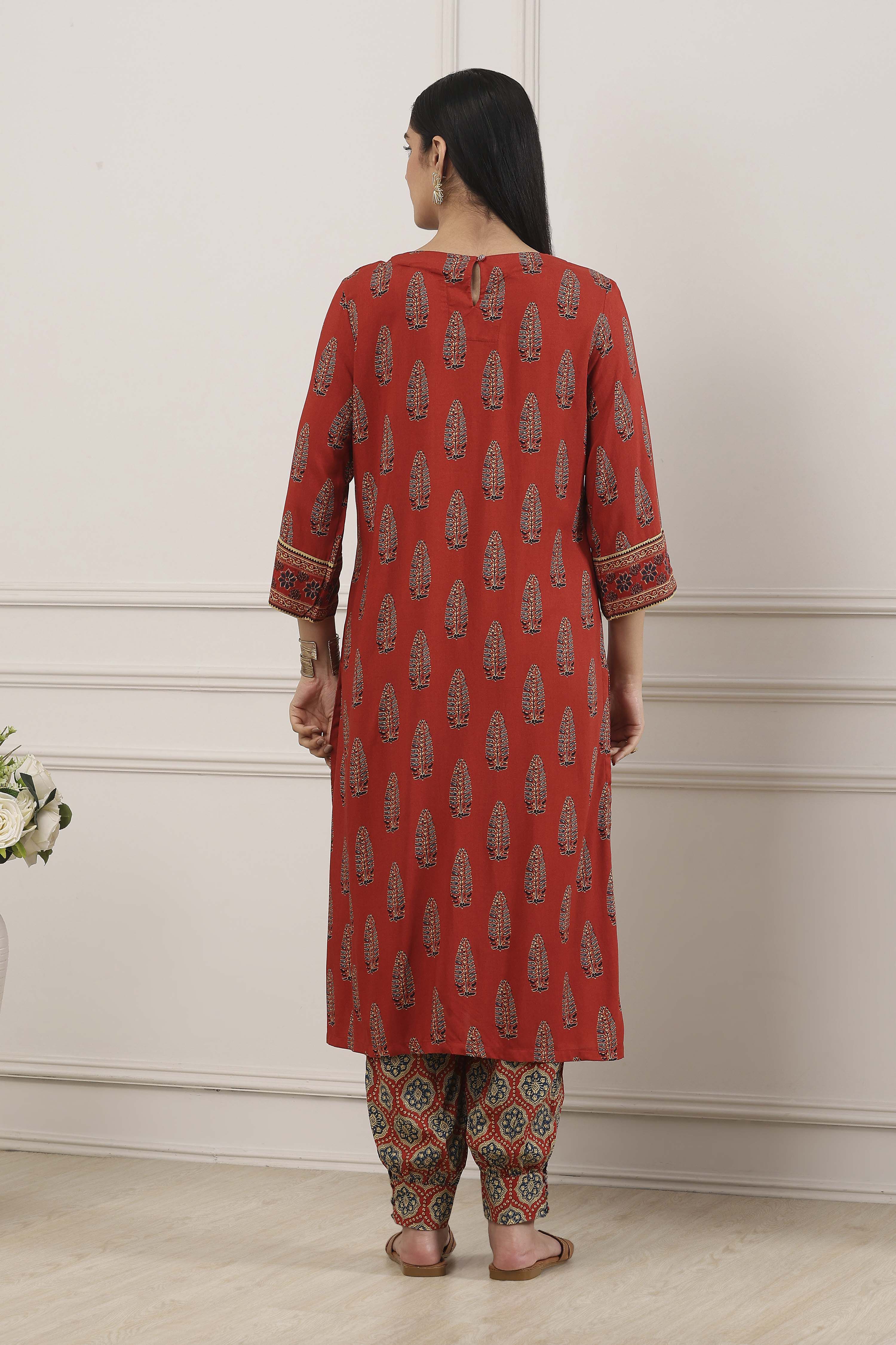 Brown Viscose Rayon Straight Kurta Pants Set image number 4