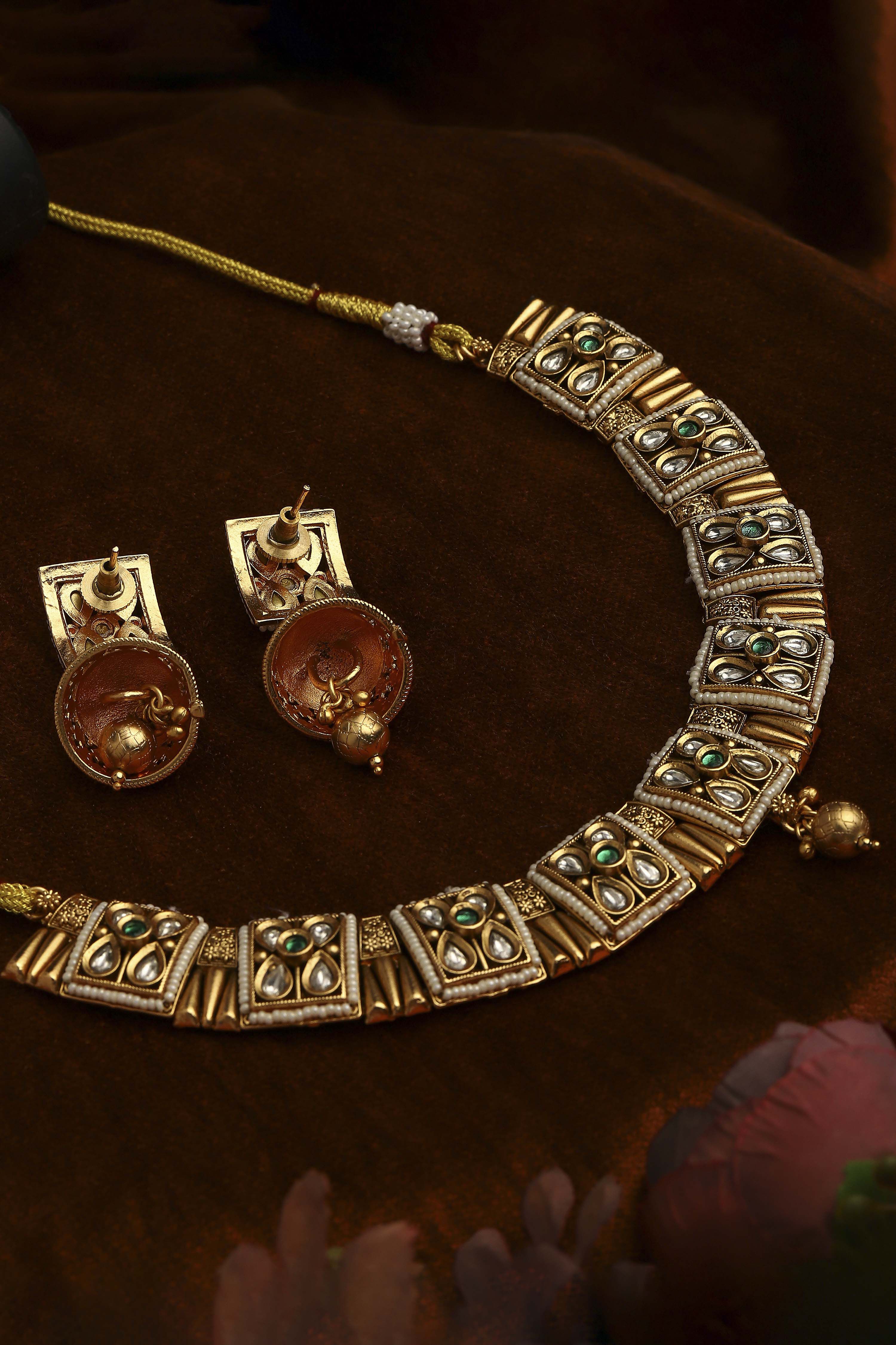 Green Alloy Necklace Set image number 2