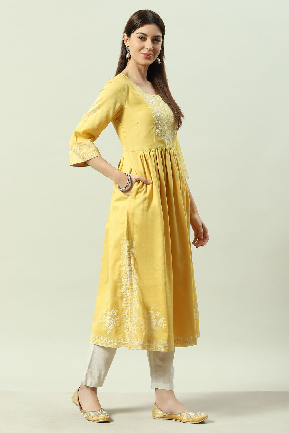Green Art Silk Flared Printed Kurta image number 3