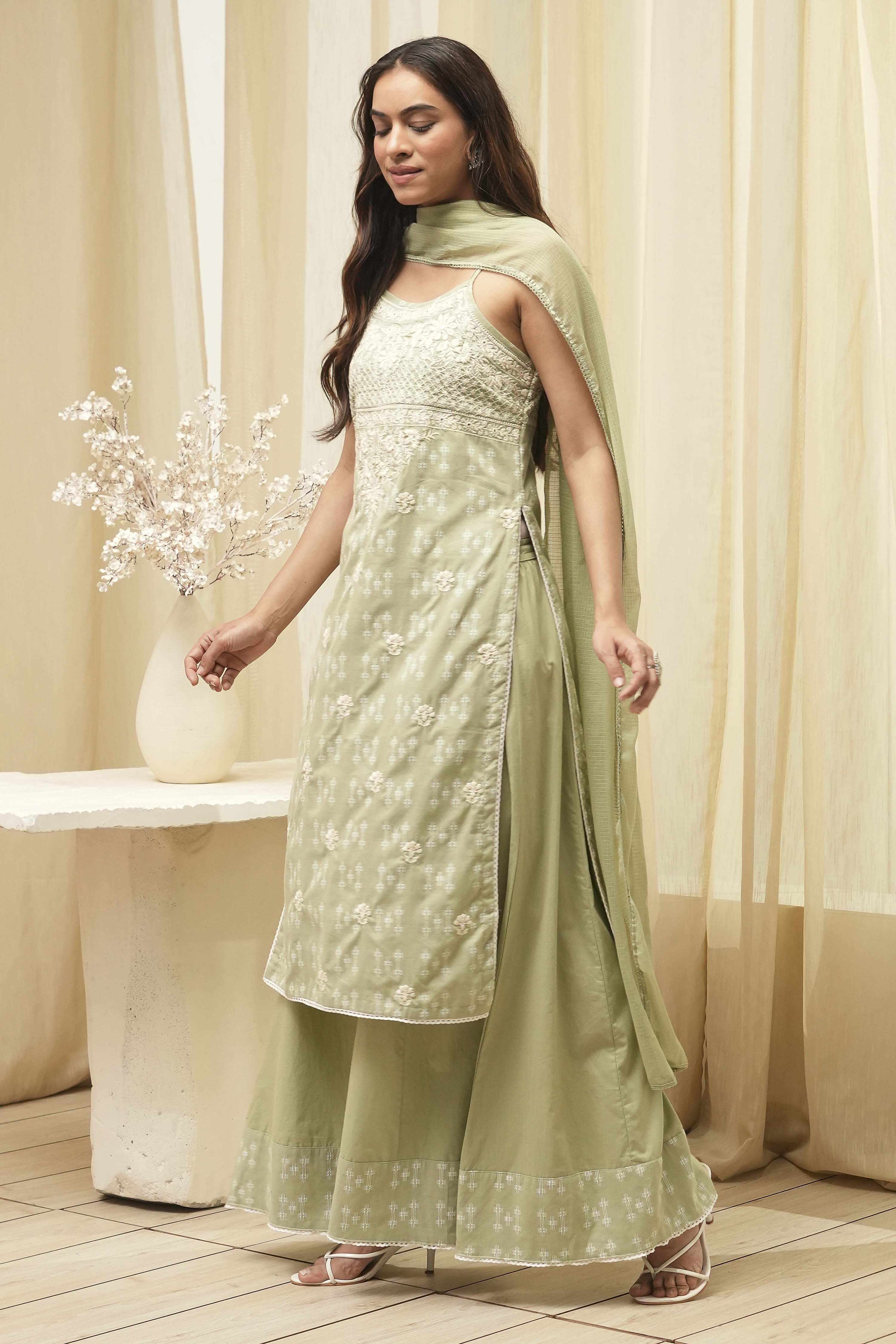 Green Cotton Floral Strappy Straight Suit Set image number 3