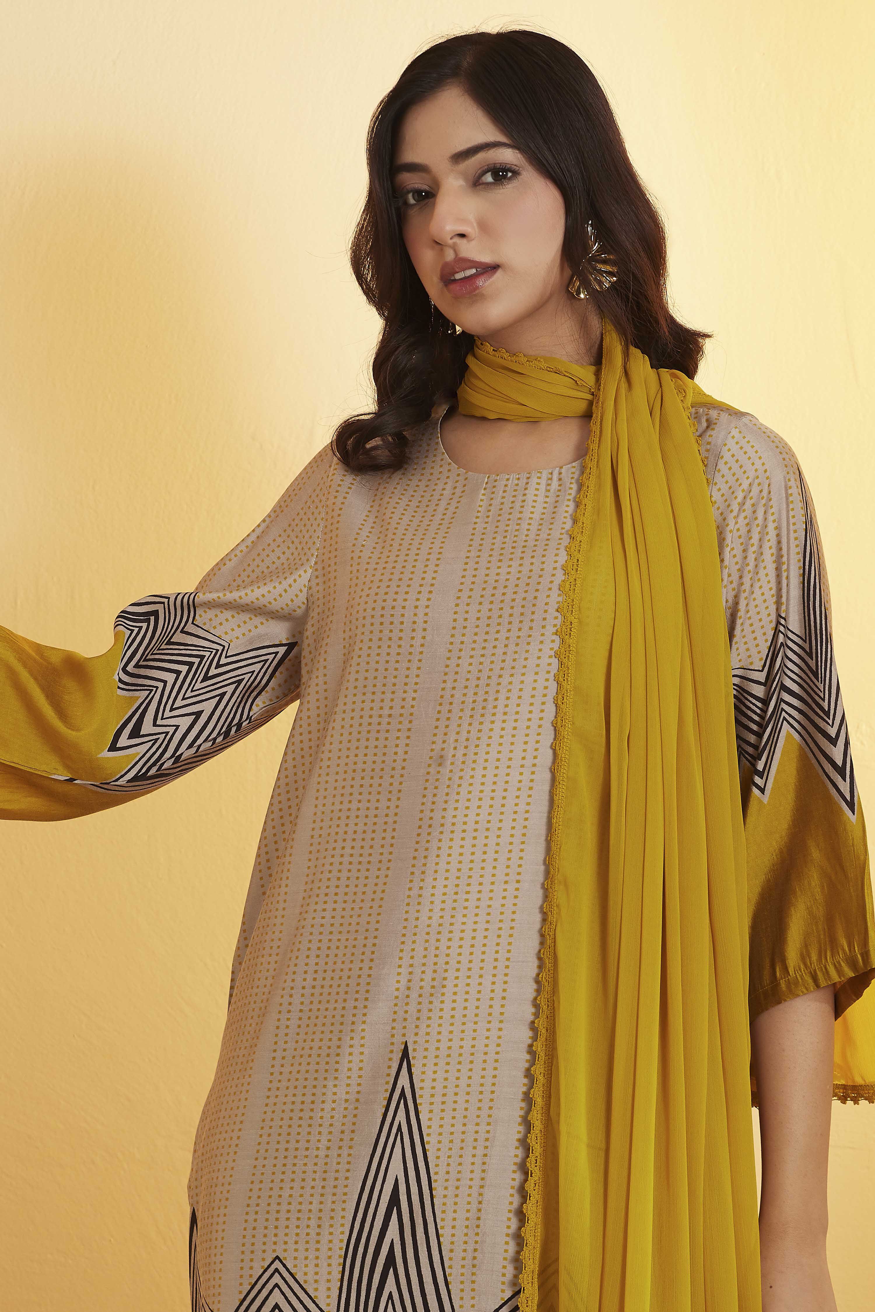 Grey Viscose Blend Straight Suit Set image number 1