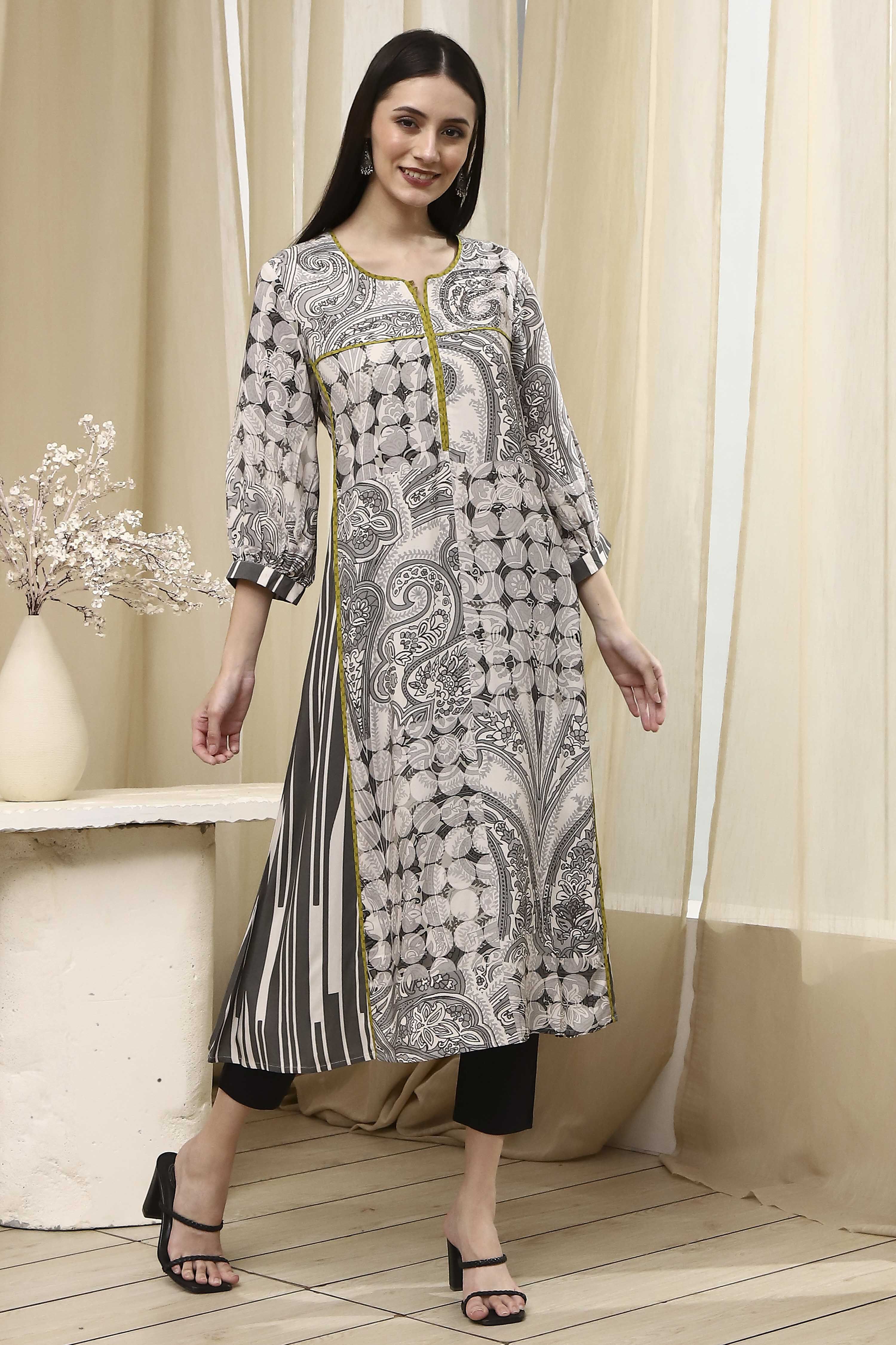 Ivory and Grey Printed Straight Kurta image number 4
