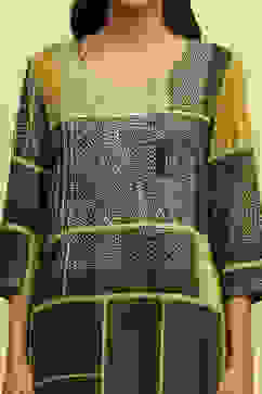 Green Printed Straight Kurta Set image number 1