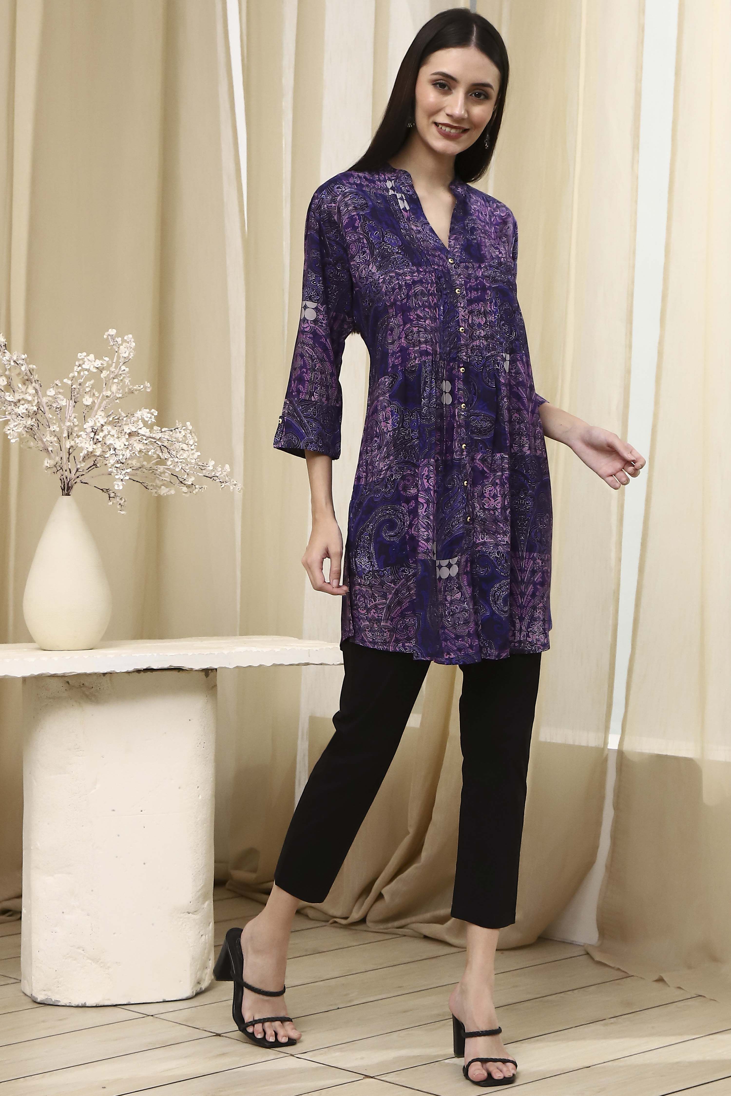Indigo Blue Pleated Straight Short Kurta image number 4