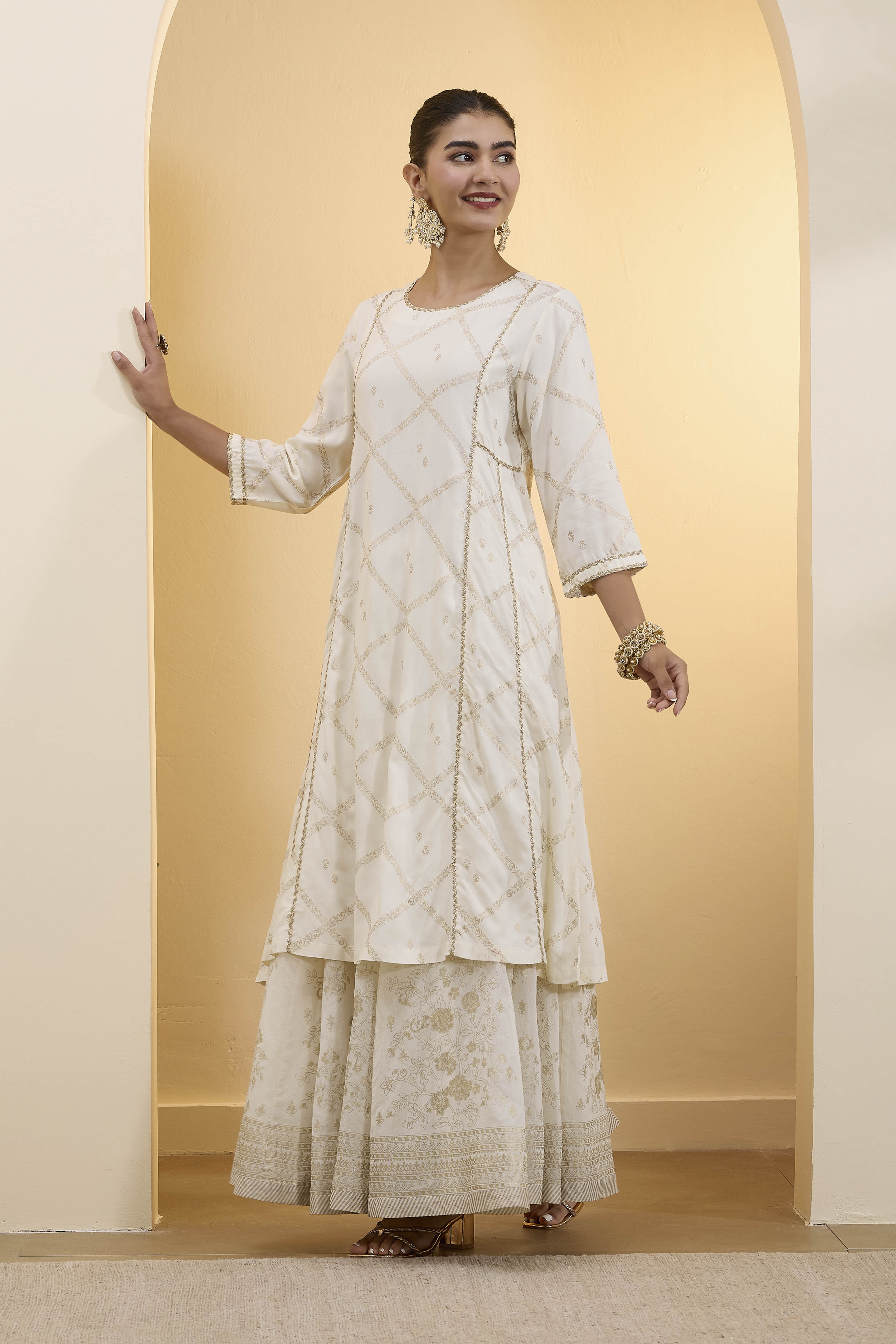 Off-White Viscose Rayon Straight Kurta image number 2