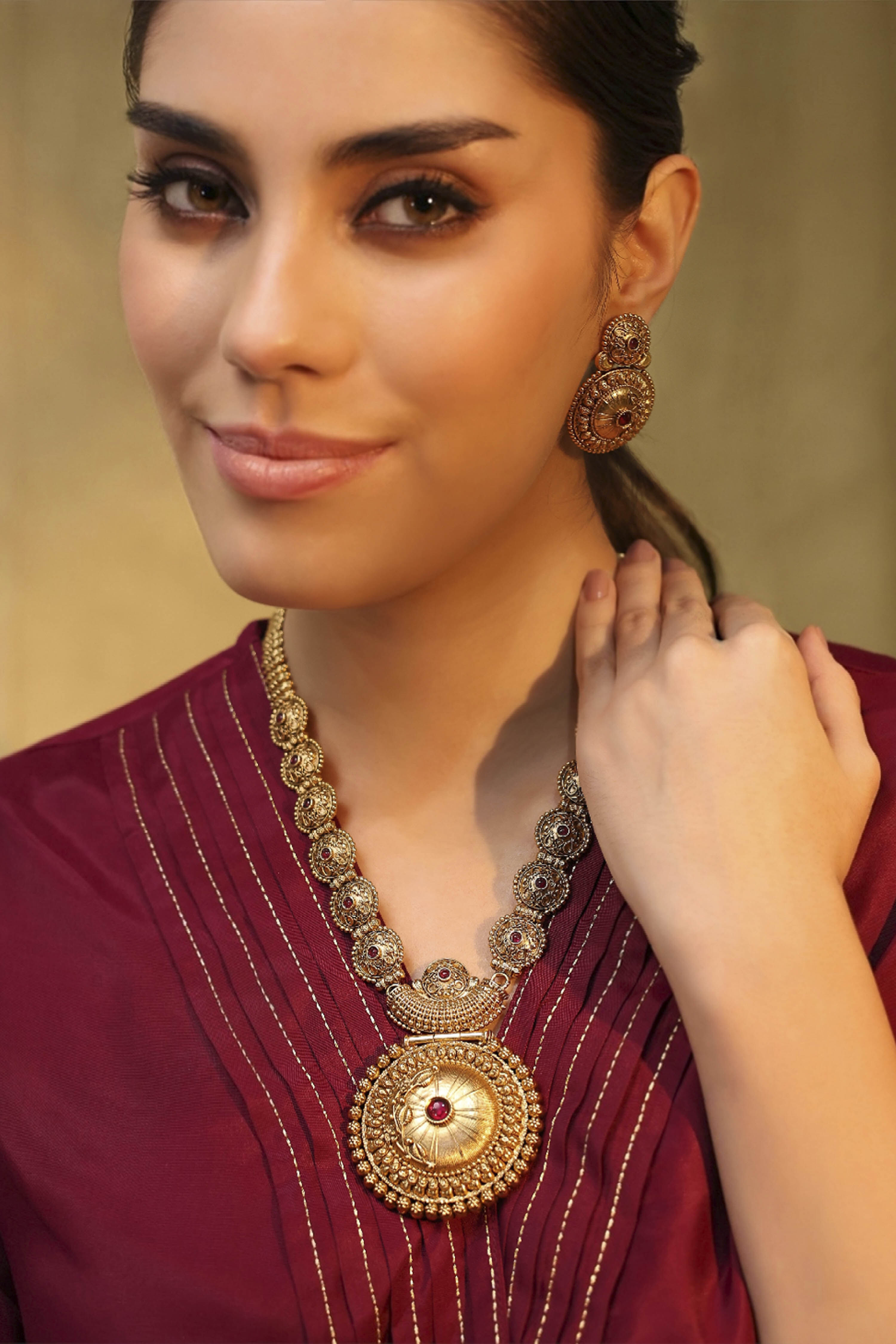 Gold Brass Temple Set image number 1