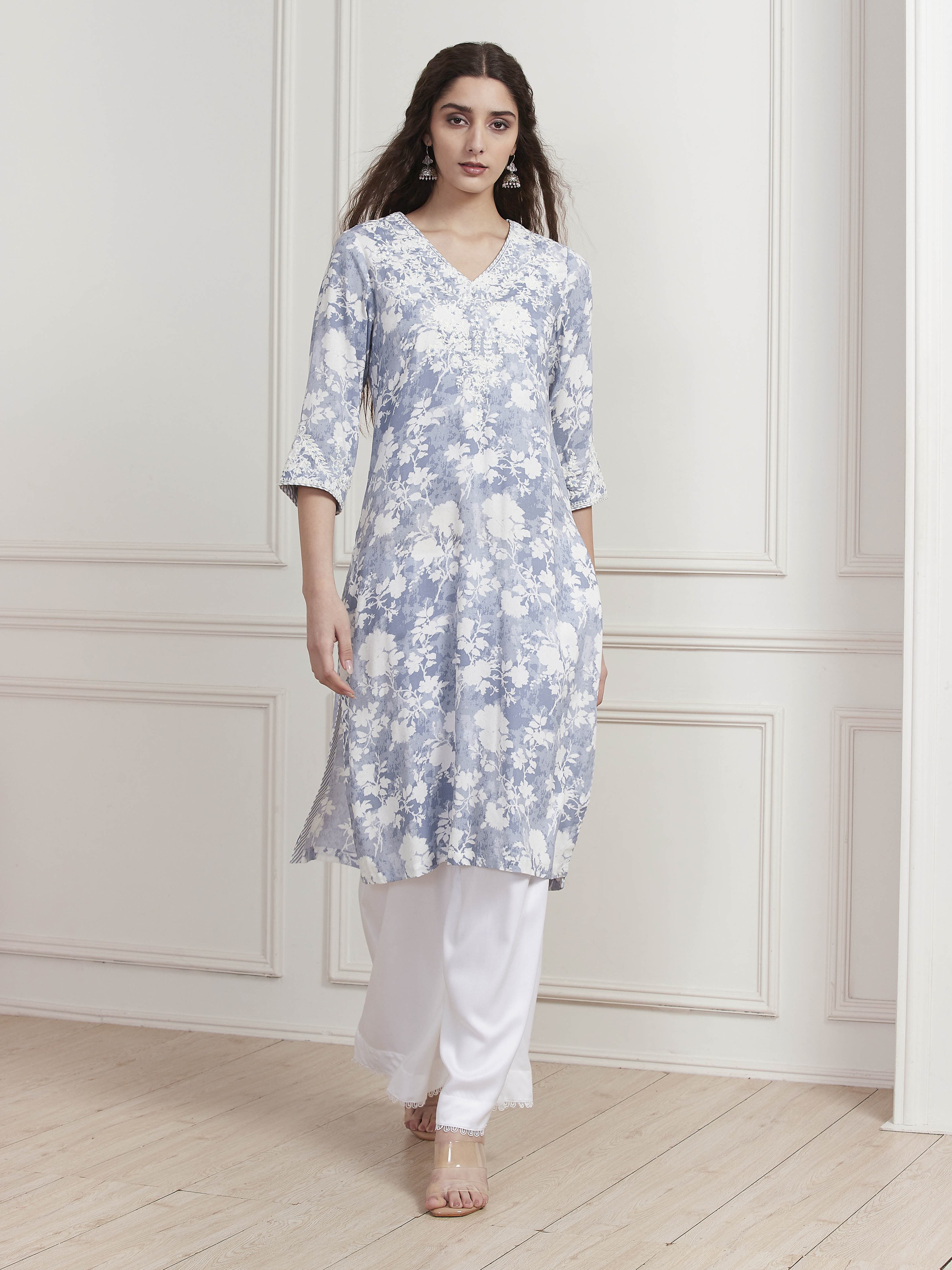 Powder Blue Floral Printed Straight Kurta image number 6