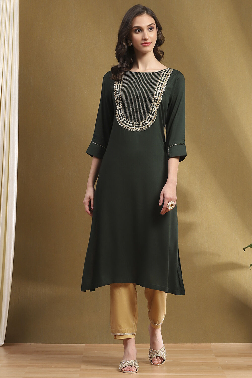 Green Solid Straight Kurta image number 5