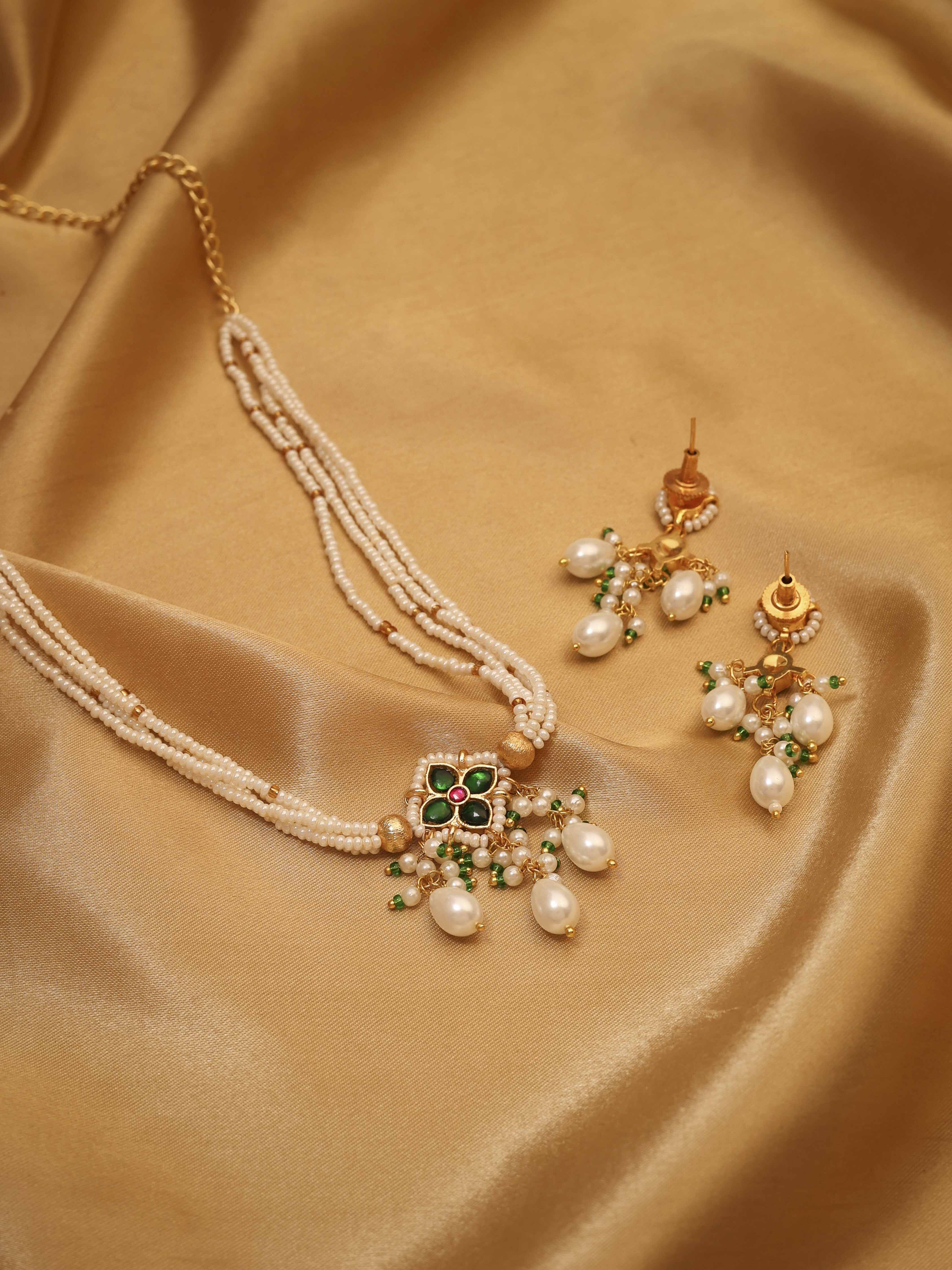 White & Green Gold Plated Brass Beaded Jewellry Set image number 2