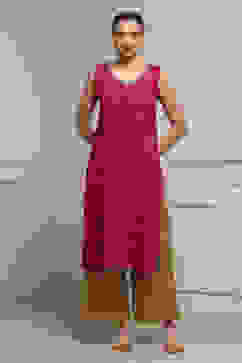 Magenta Cotton Sequinned Straight Kurta image number 0