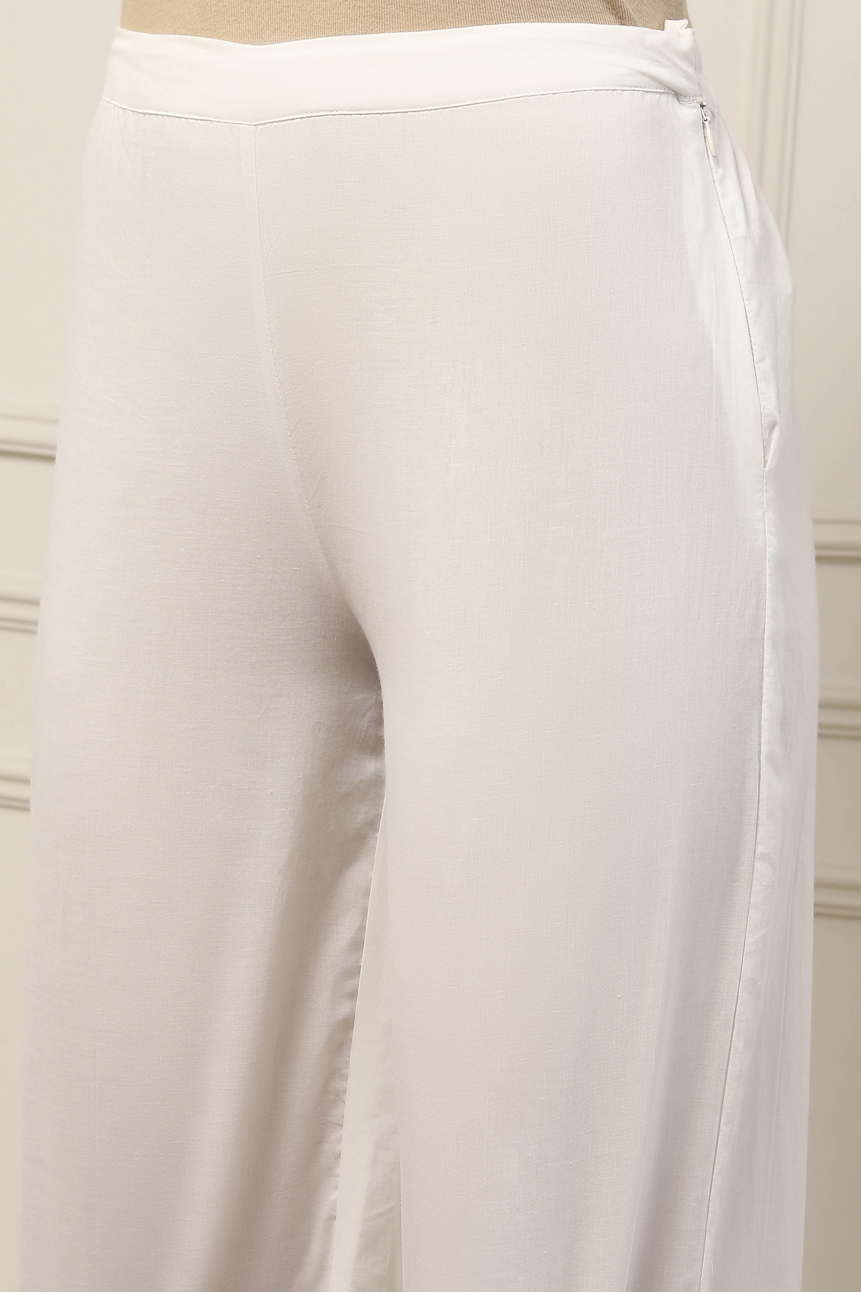 White Cotton Schiffli Embroidered Straight Suit Set image number 2