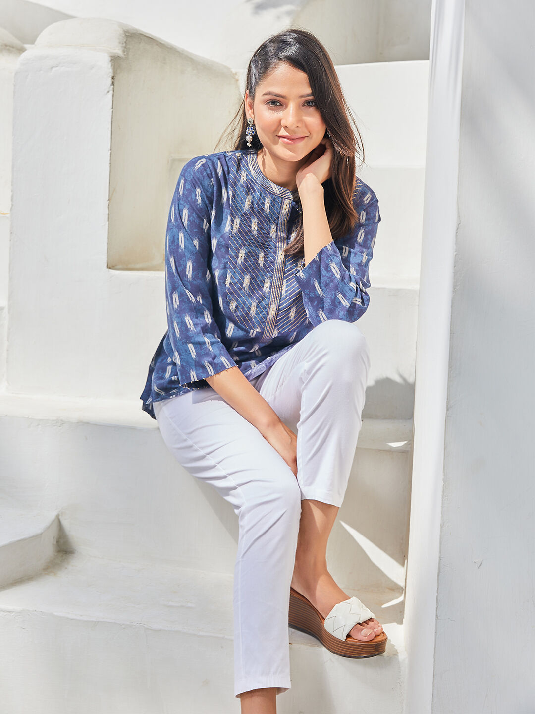 Navy LIVA Straight Printed Kurti image number 0