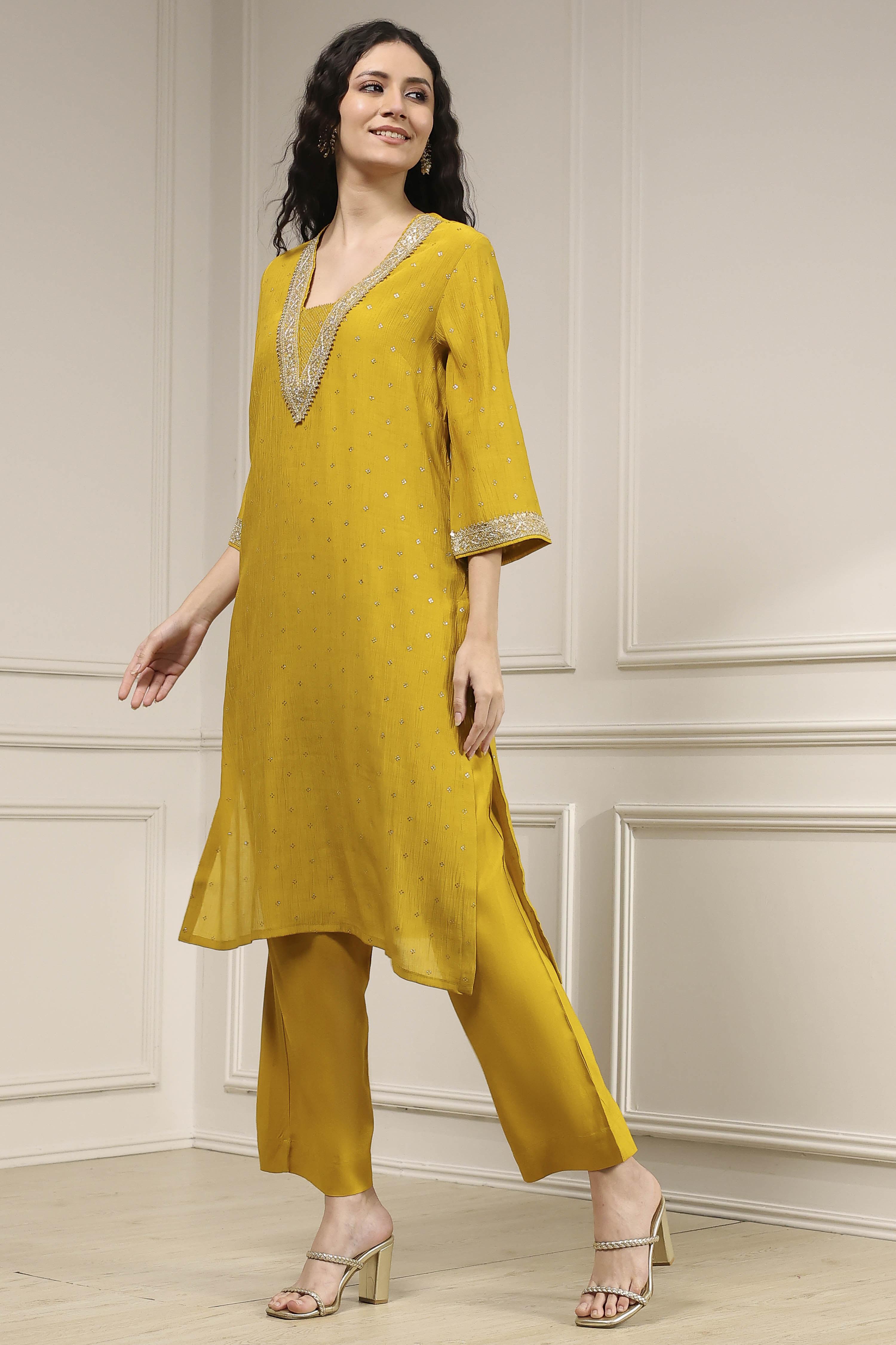 Yellow Metallic Pattern Straight Kurta image number 3