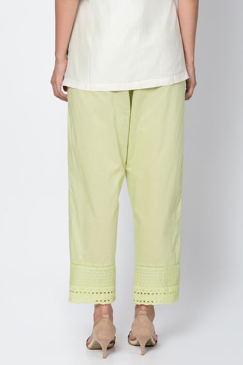 Red Cotton Solid Pant image number 4