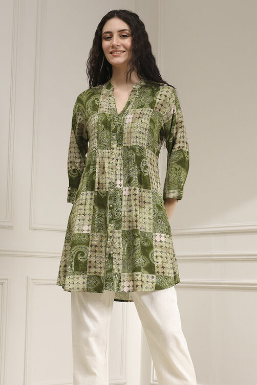 Olive Green Pleated Straight Short Kurta image number 5
