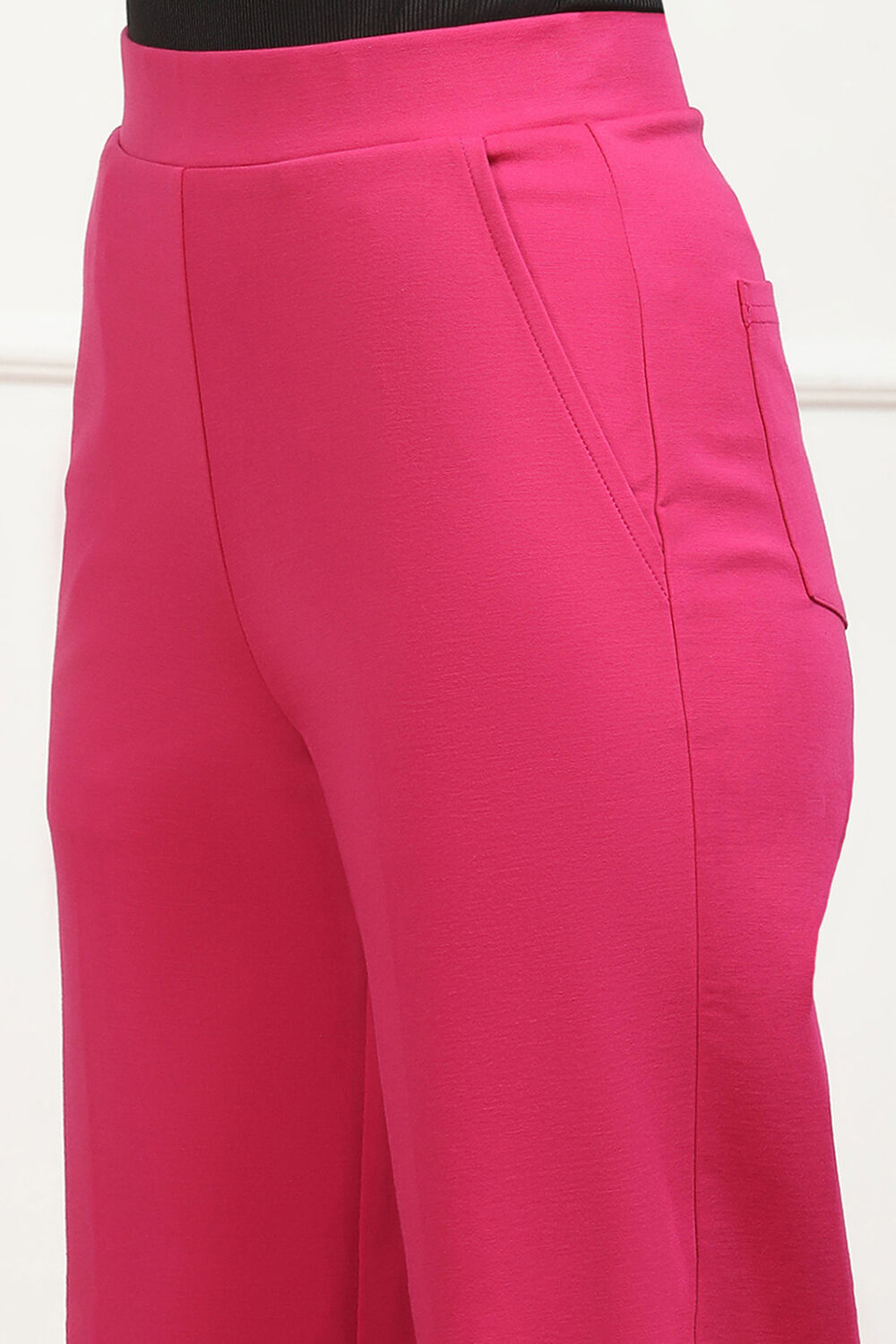 Fuchsia Solid Relaxed Fit Pants image number 1