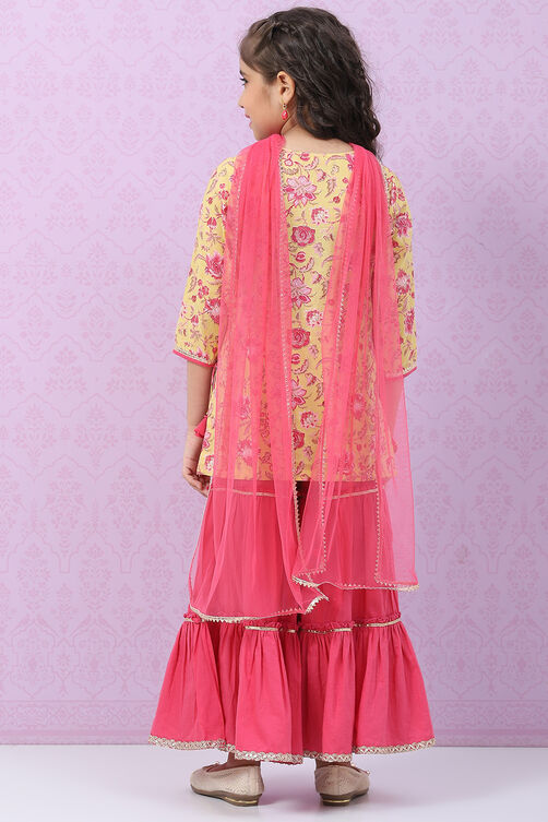 Yellow & Pink Cotton Lehenga Set image number 4