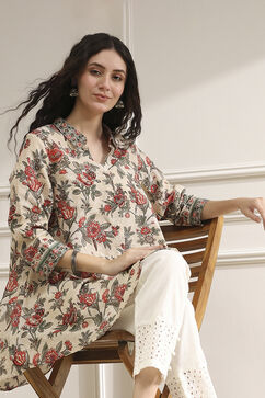 Off-White and Red Cotton A-Line Shirt image number 6