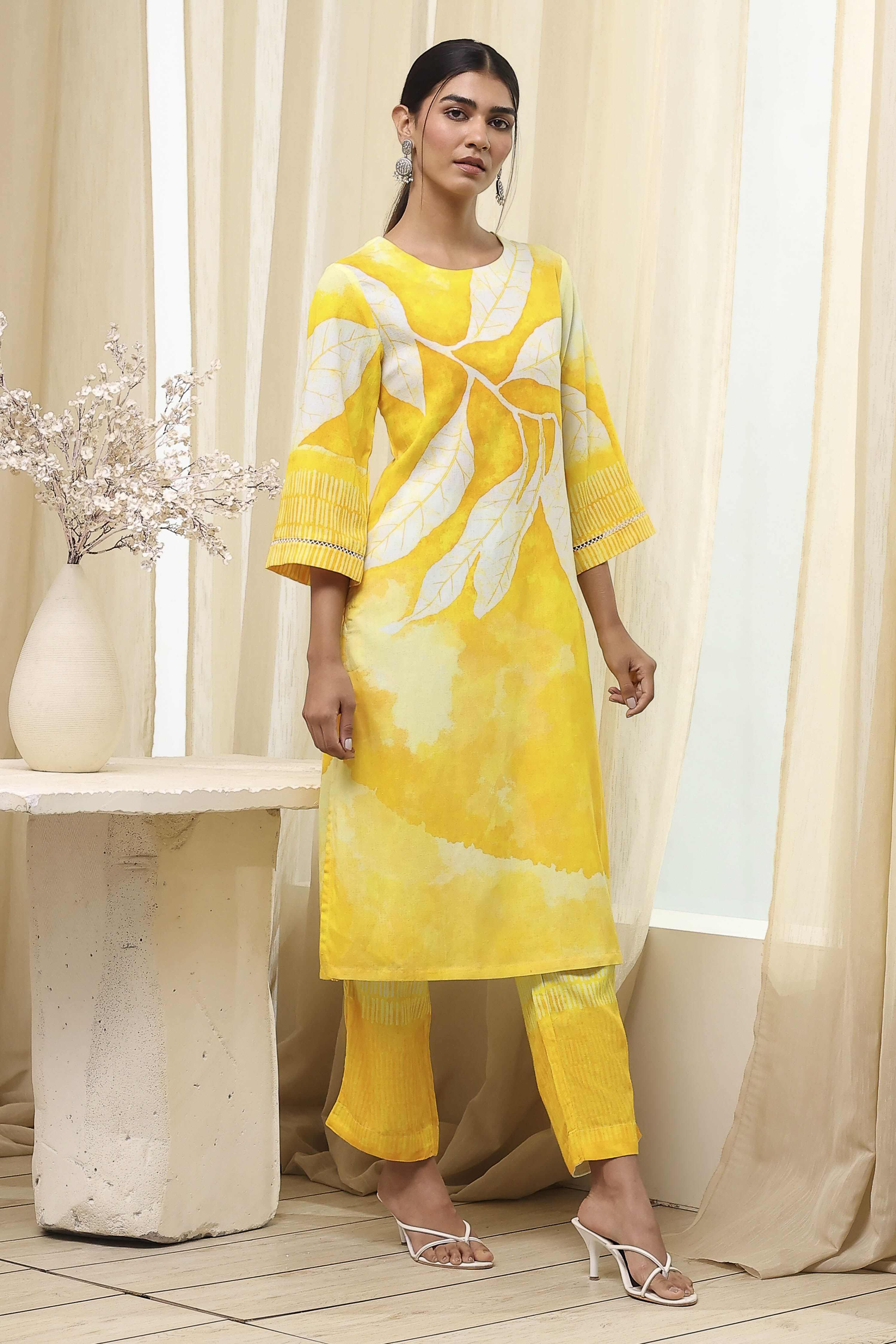 Turquoise Floral Printed Straight Kurta Set image number 5