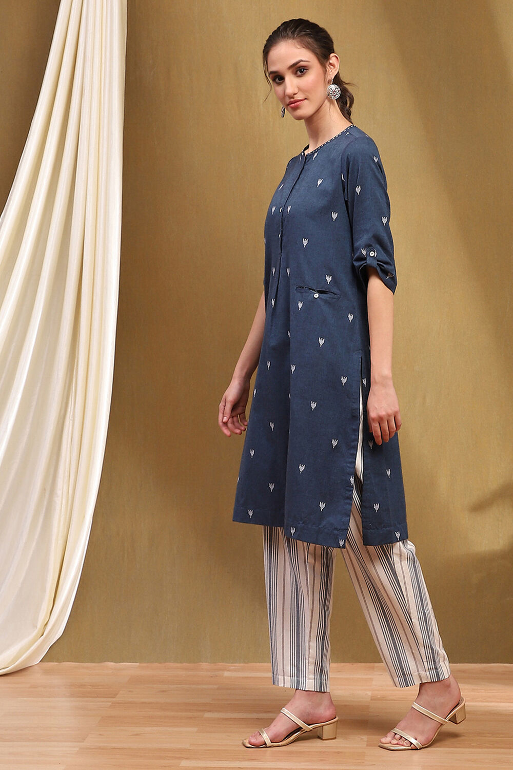 Rust Cotton Straight Kurta Slim Pants Suit Set image number 3