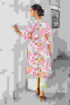 Beige & Pink Cotton Floral Printed Straight Kurta image number 3