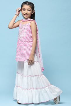 Pink Lehriya Cotton Kurta With Sharara & Net Dupatta image number 4